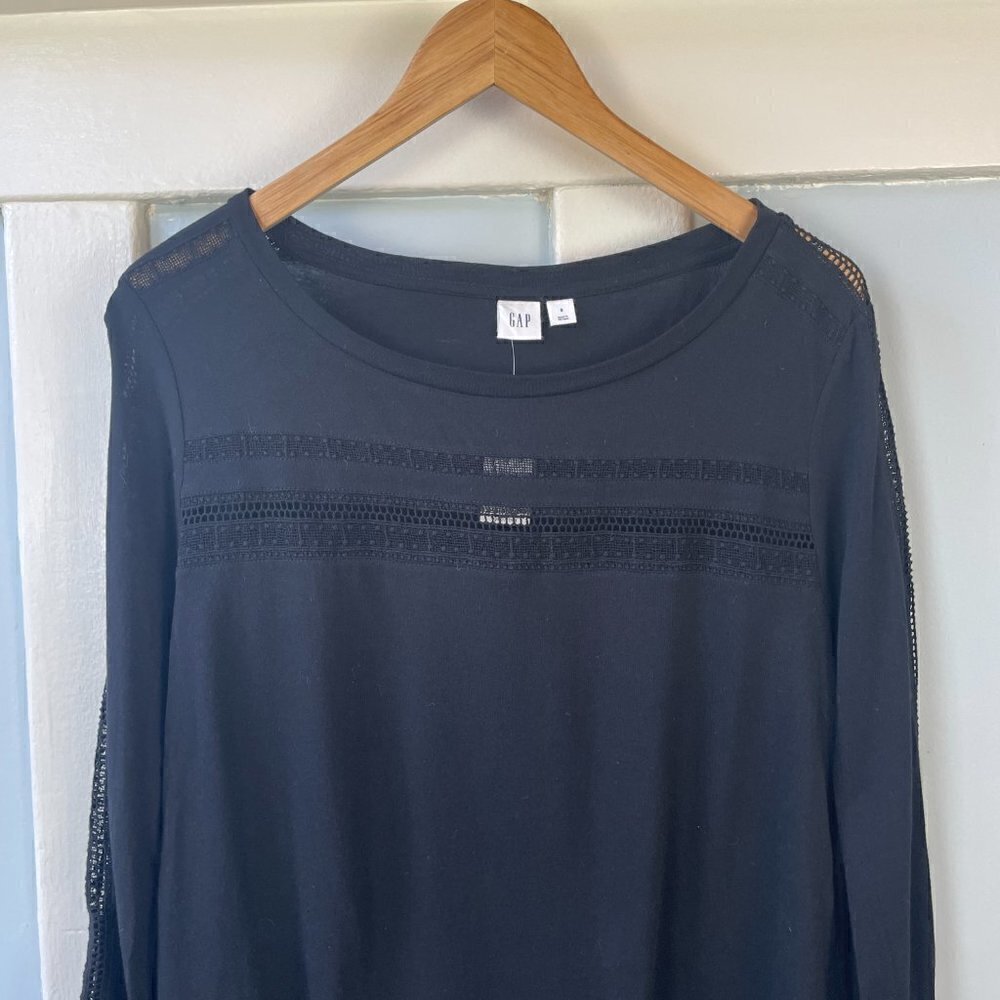 NWT Gap Black Eyelet Detail Shirt 🖤 - Picture 3 of 7
